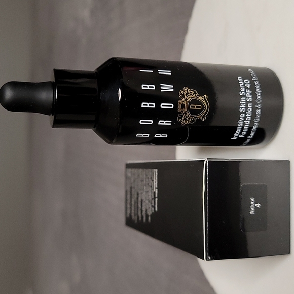 Bobbi Brown intensive skin serum Foundation SPF 40 - Picture 2 of 2